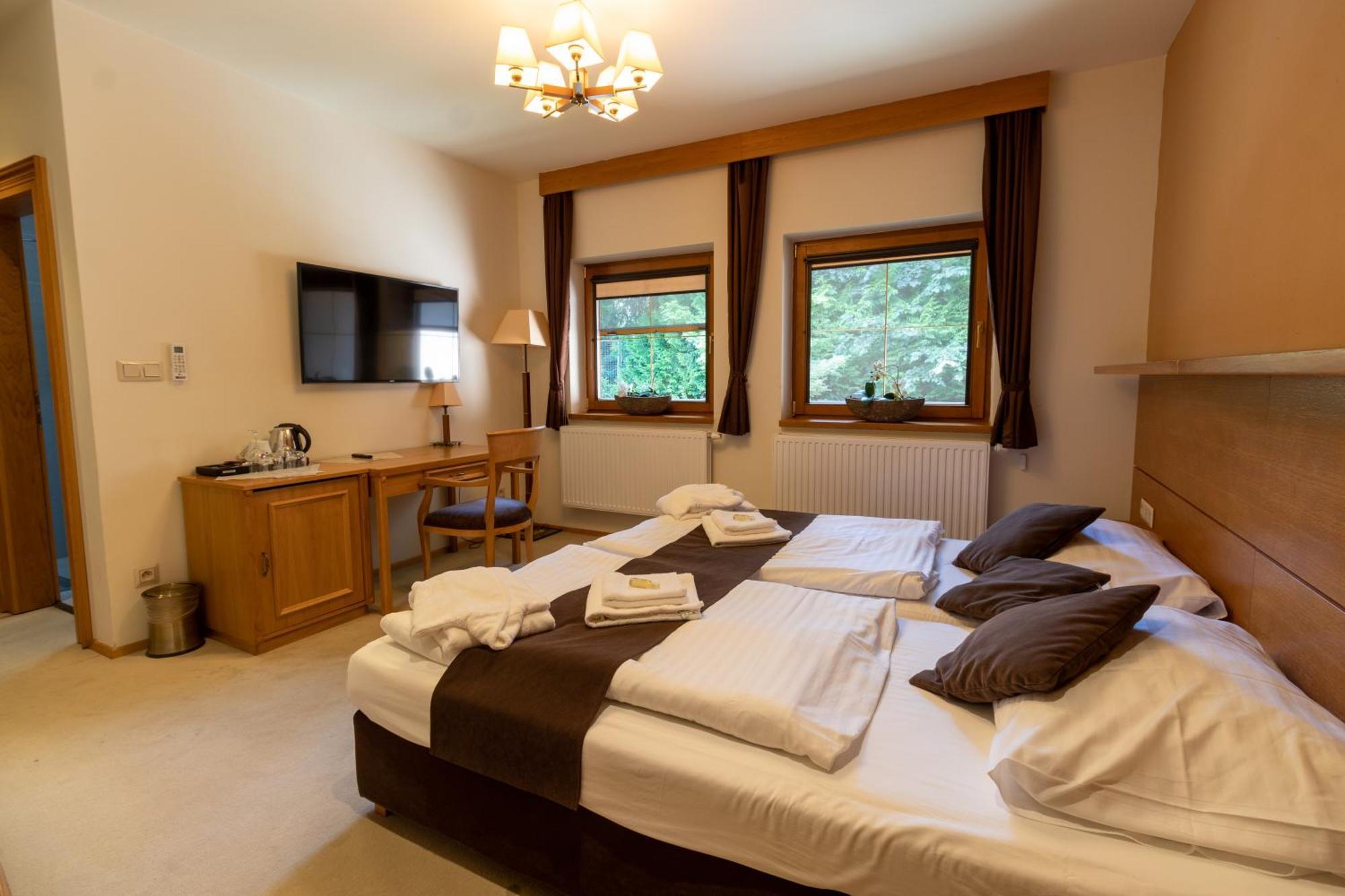Hotel Resort Lovecka Basta สตราคอนนิส ภายนอก รูปภาพ