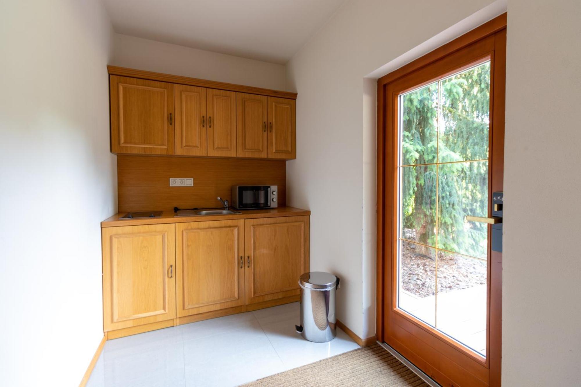 Hotel Resort Lovecka Basta สตราคอนนิส ภายนอก รูปภาพ