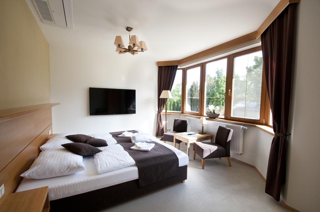 Hotel Resort Lovecka Basta สตราคอนนิส ภายนอก รูปภาพ