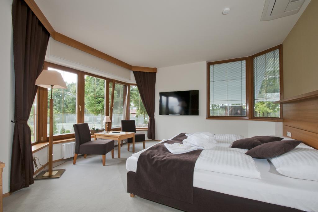 Hotel Resort Lovecka Basta สตราคอนนิส ภายนอก รูปภาพ